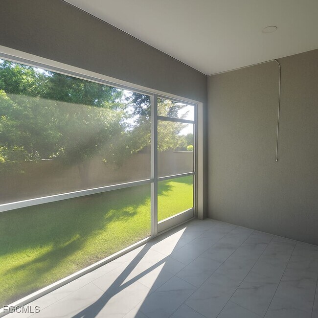 Building Photo - 2431 Paul Ave S