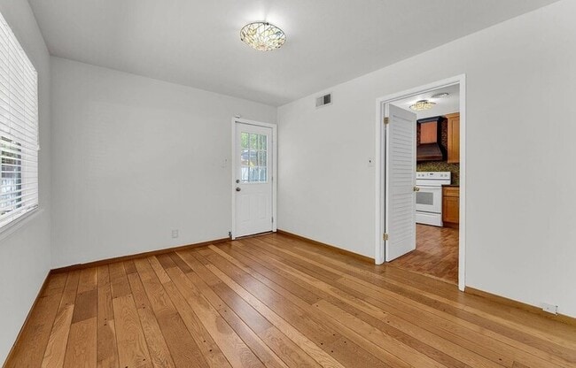 Building Photo - Sun-Filled Single-Story Home with Private Yard in Prime Walnut Creek Location