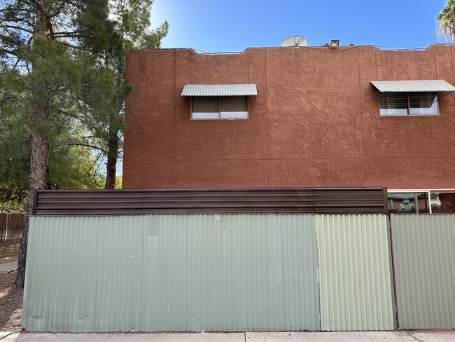 Privacy Fenced Rear Patio - 2950 N Alvernon Way