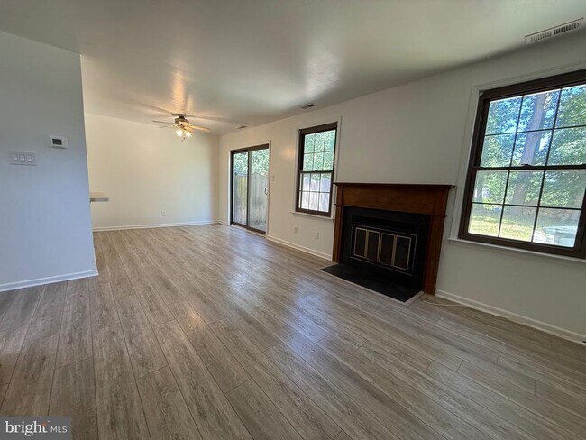 Building Photo - 343 Brookdale Blvd