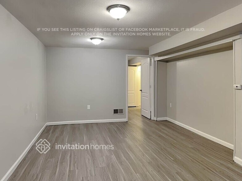 Building Photo - 4895 S Pagosa Cir