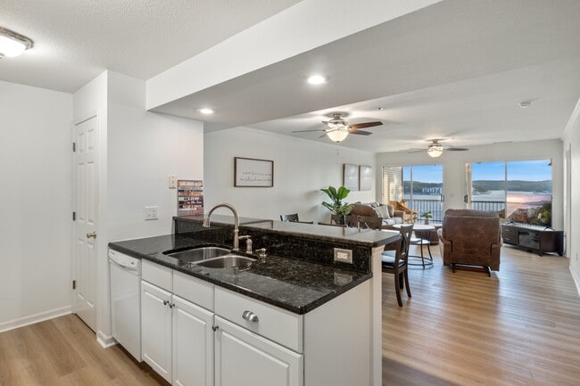 Building Photo - 1407 Harbour Towne Dr