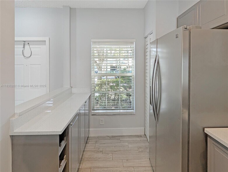 Building Photo - 180 SW 96th Ter