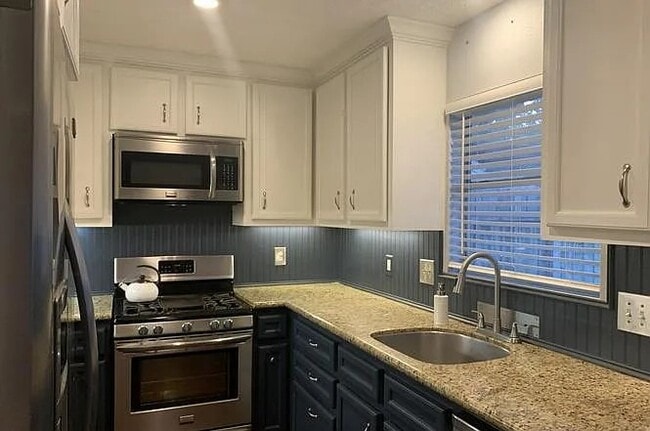 Building Photo - 6318 Leaf Arbor Dr