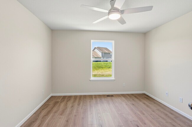 Building Photo - 5205 Silver Mill Dr