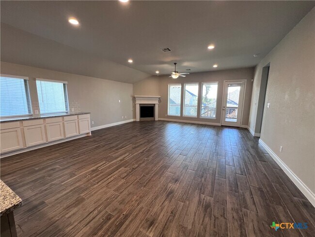 Building Photo - 535 Orchard Way