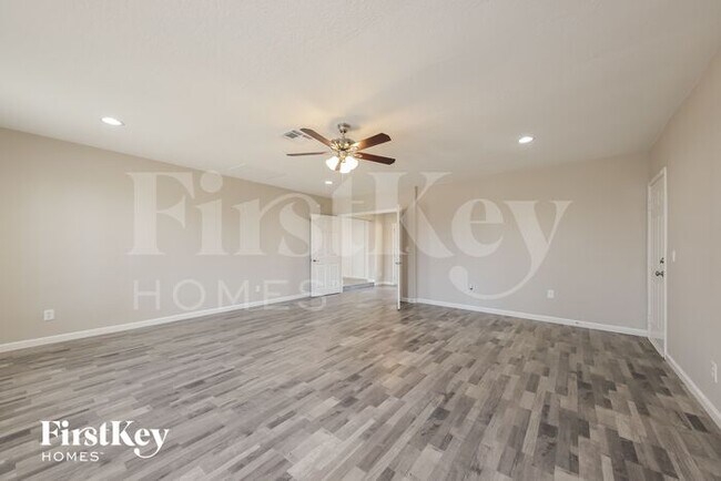 Building Photo - 7208 W Montebello Ave
