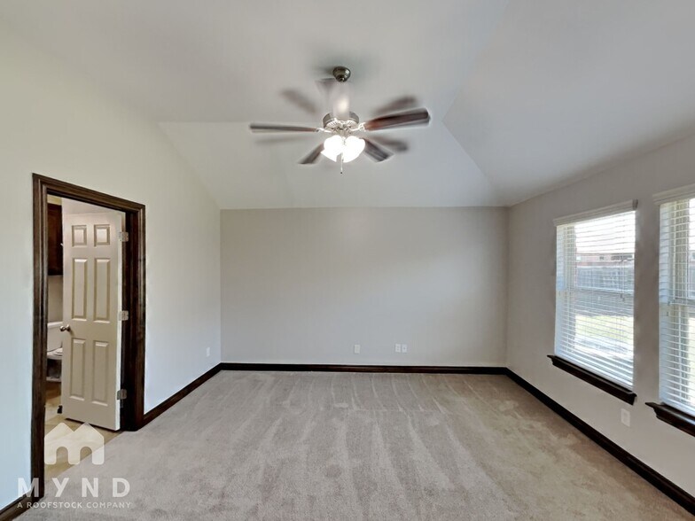 Building Photo - 1132 Merlin Dr