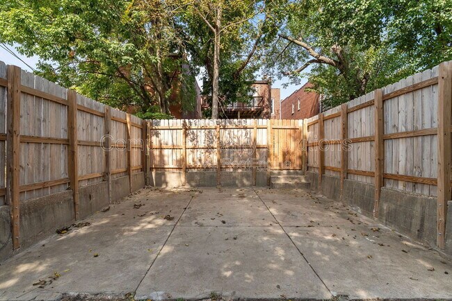 Building Photo - 3456 Chippewa St