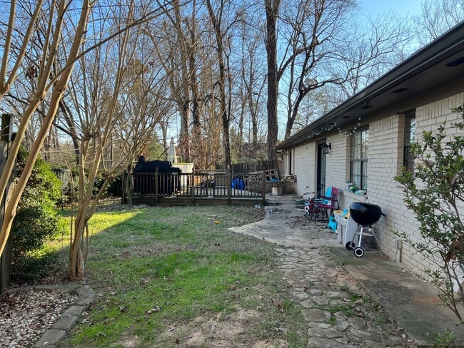 Building Photo - 315 Dogwood Blvd