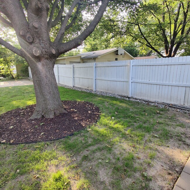 Building Photo - 3403 Woodland Ave