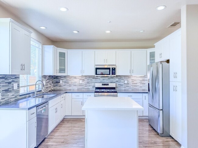 Building Photo - 818 Navigator Way