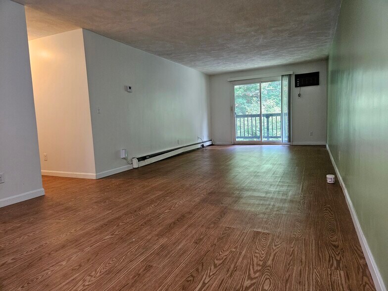 Building Photo - 310 Brook Village Rd