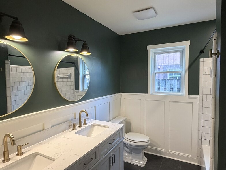 Guest Bath - 7242 Dogwood Terrace Dr