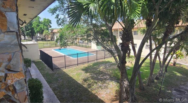 Building Photo - Nice 2 Bed 1 Bath, Unit Located in Quiet S...