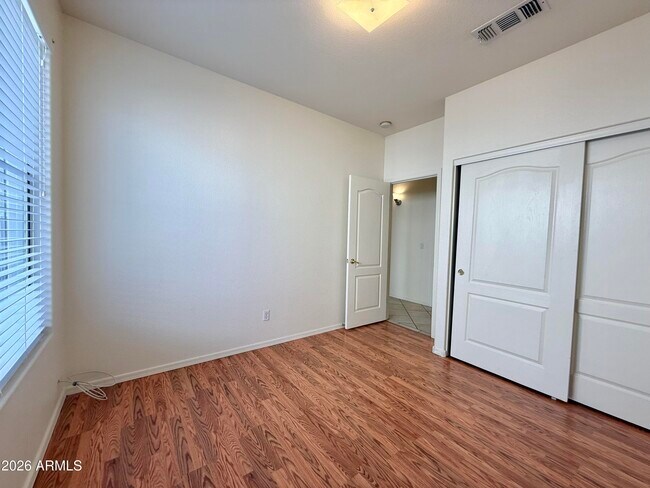 Building Photo - 3530 E Park Ave