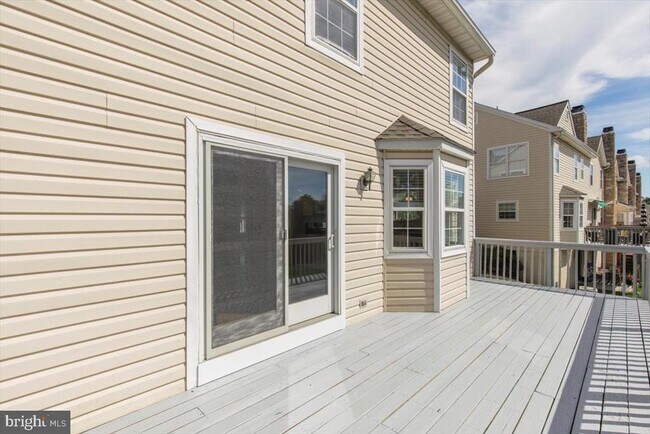 Building Photo - 146 Canterbury Ln