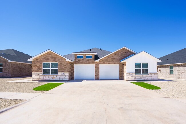 Primary Photo - Looking for a spacious, move-in-ready town...