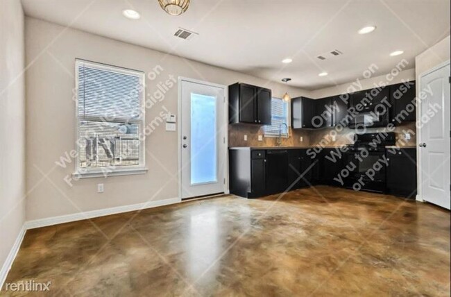 Building Photo - 4611 Graceful Ln