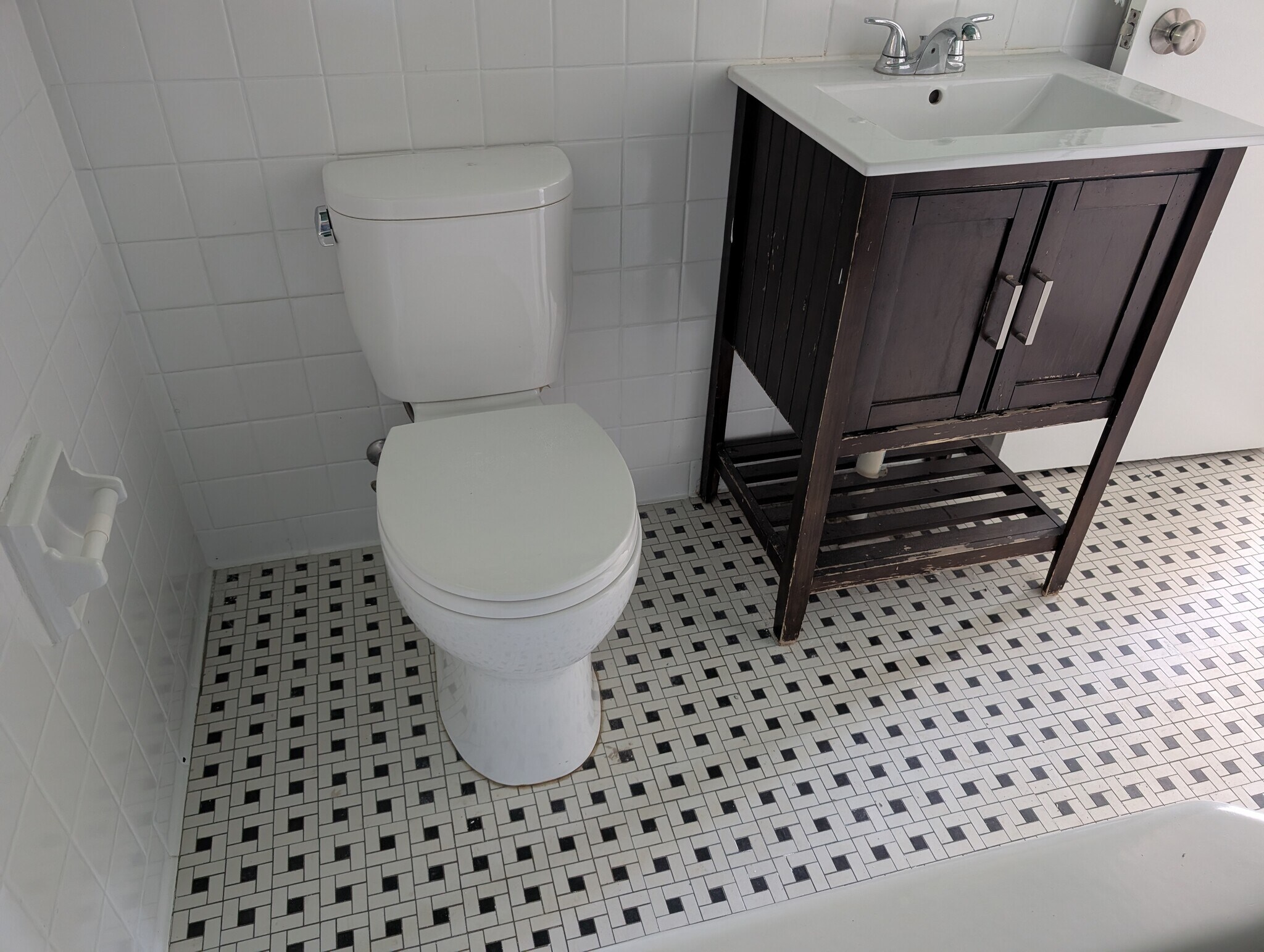 Bathroom - 1096 Oakfield Dr SE