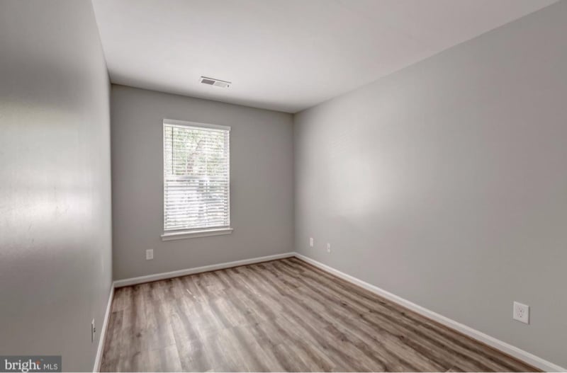 Building Photo - 12020 Golf Ridge Ct