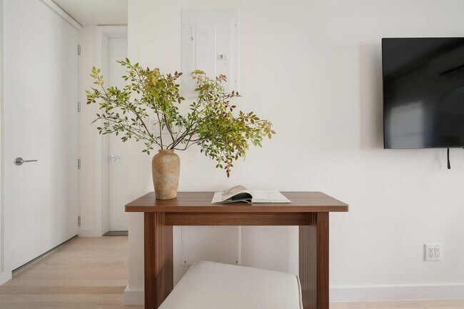 Building Photo - 317w E 14th St