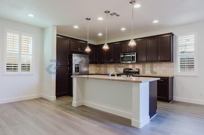 Building Photo - 873 Willow Bridge Dr