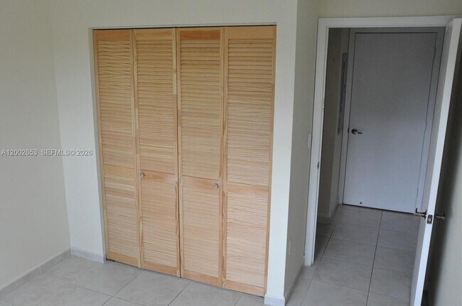 Building Photo - 7330 NW 114th Ave