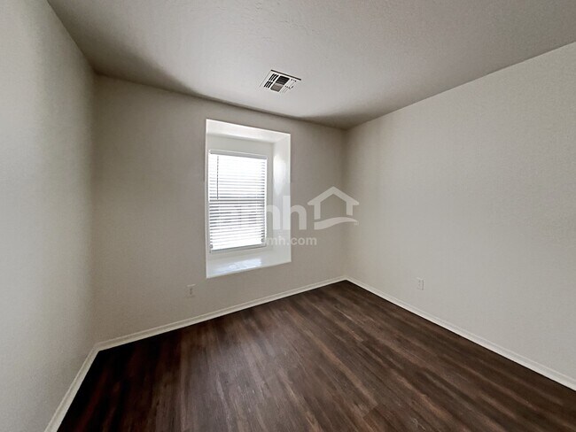 Building Photo - 6335 W Branham Ln