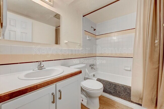 Building Photo - 4565 S Lowell Blvd