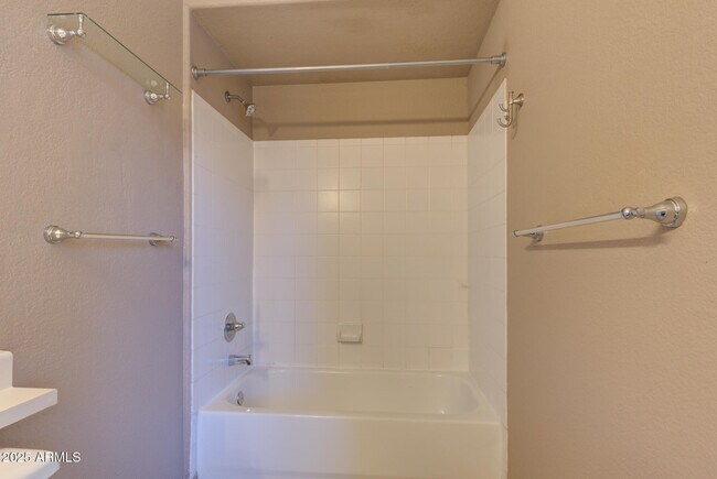 Building Photo - 5302 E Van Buren St