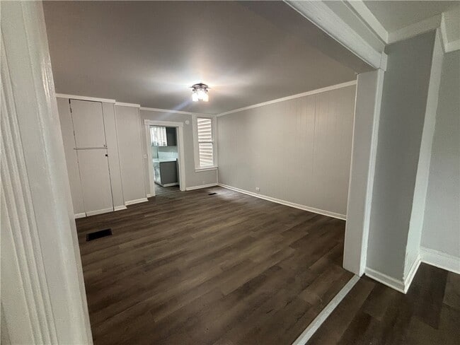 Building Photo - 622-632-632 Lewis St