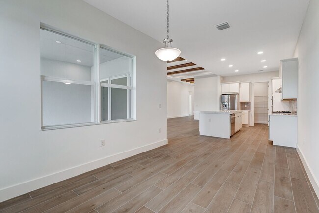 Building Photo - ** SEVEN SHORES ** 3+DEN / 2.5 BATH - BRAND NEW HOME! - LUXURY AMENTITES - PET OK - ANNUAL RENTAL