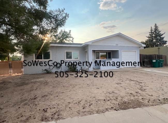 Primary Photo - Gorgeous 3 Bedroom Home Near Mall with Garage