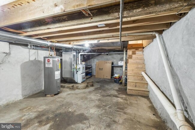 Building Photo - 313 Mercy St