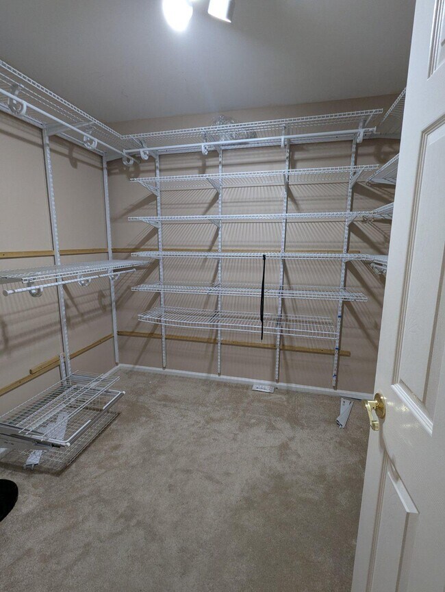 Building Photo - 4 Tether Cir