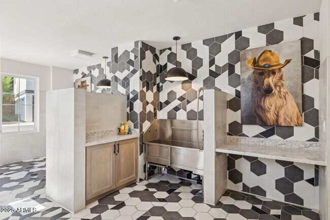 Building Photo - 28201 N Black Cyn Hwy