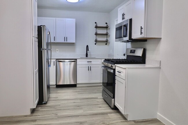 Interior Photo - 4235 Cole Ave