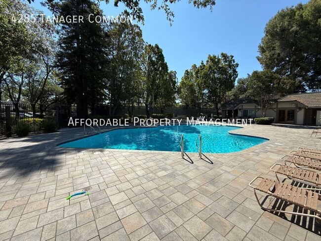 Building Photo - 4285 Tanager Common