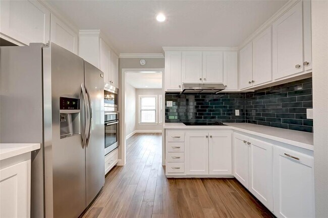 Building Photo - 2234 Kinbrook Dr