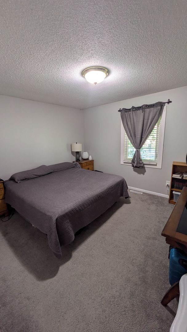 Building Photo - NW Rochester MN, 3bedroom 2bath 2+Car deta...