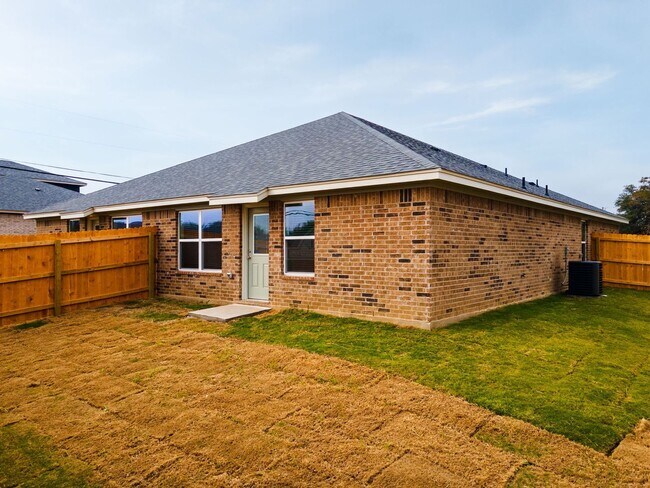 Building Photo - 1604 Pima Trail