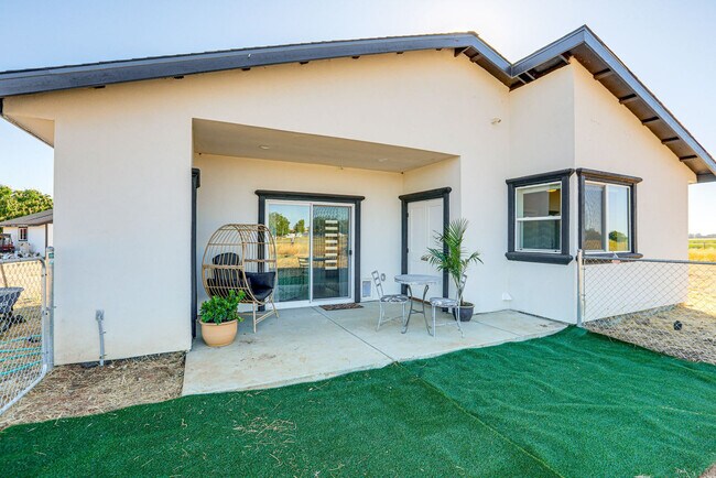 Building Photo - 6600 Thousand Oaks Dr