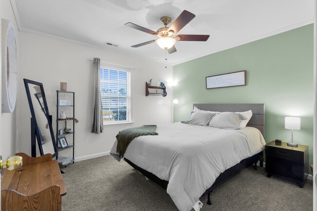 Building Photo - 158 Oakley Dr