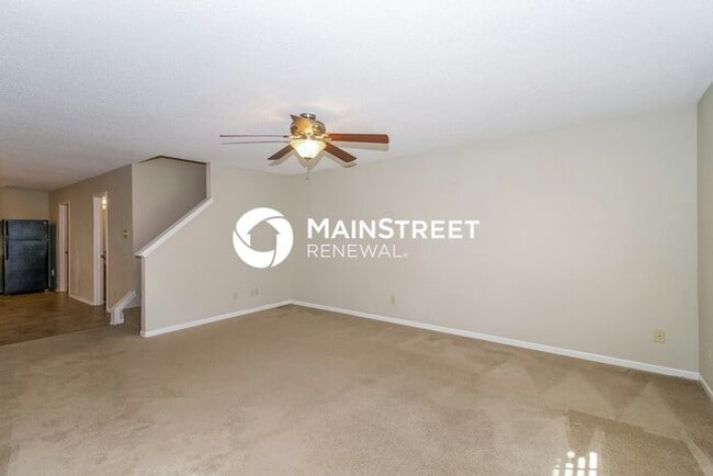 Building Photo - 4 Bedroom Pet-Friendly Home in Franklin, I...