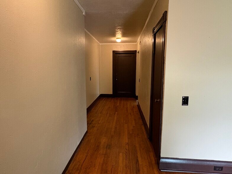 Building Photo - 310 Maple Ave