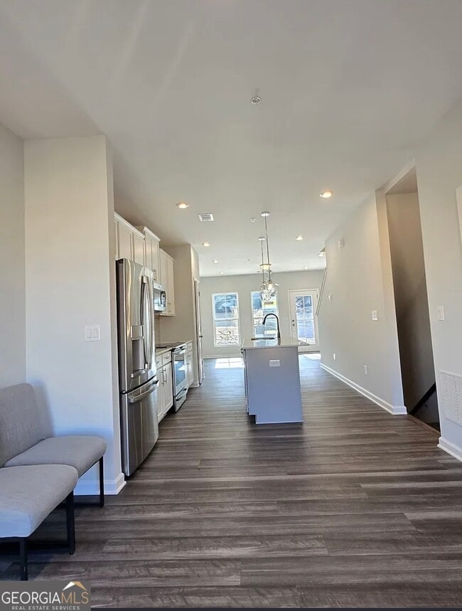 Building Photo - 341 Skylar Ct SE