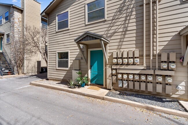 Building Photo - 6700 Cooper Ln