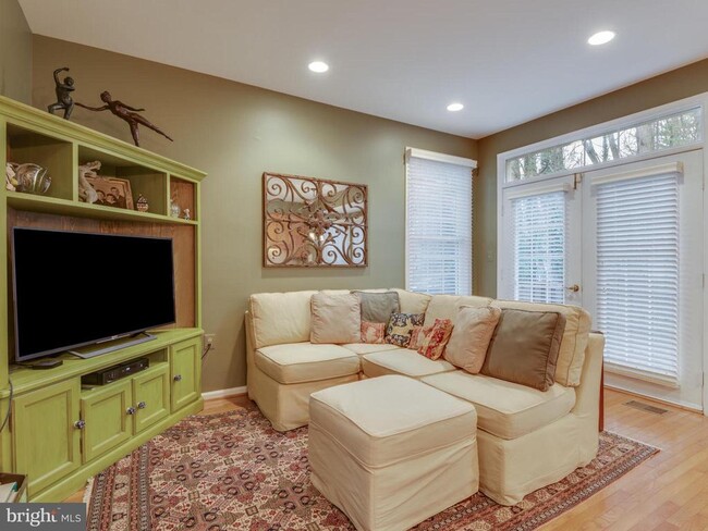 Building Photo - 11300 Fairwind Way