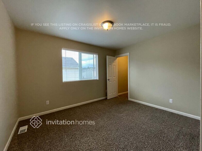 Building Photo - 17911 36th Ave E